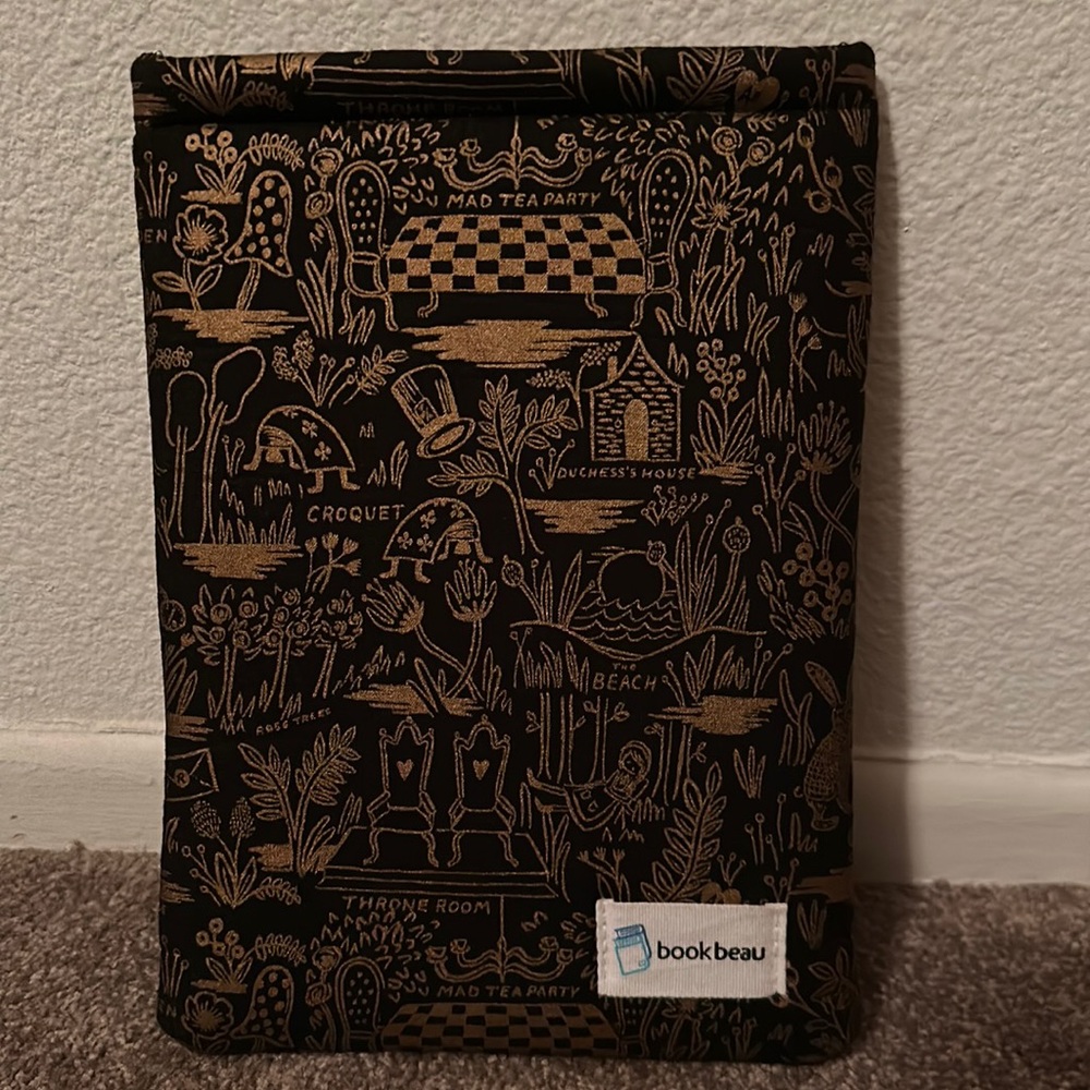 Wonderland Indie Book Beau